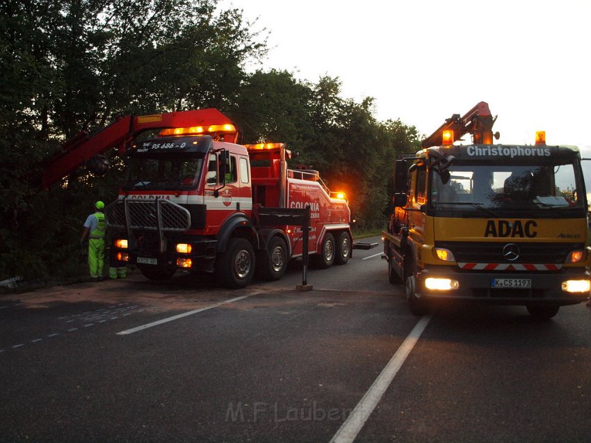 Schwerer VU Koeln Immendorf Kerkraderstr P497.JPG